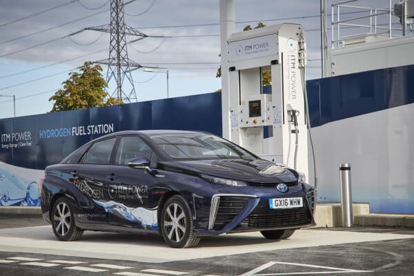 Toyota Fuel Call Car and Hydrogen Filling Station